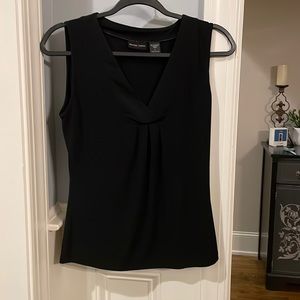 EUC New York and Company ladies top, Size Large.